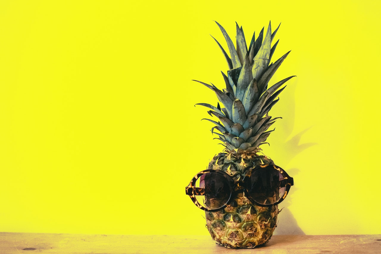 Ananas met bril